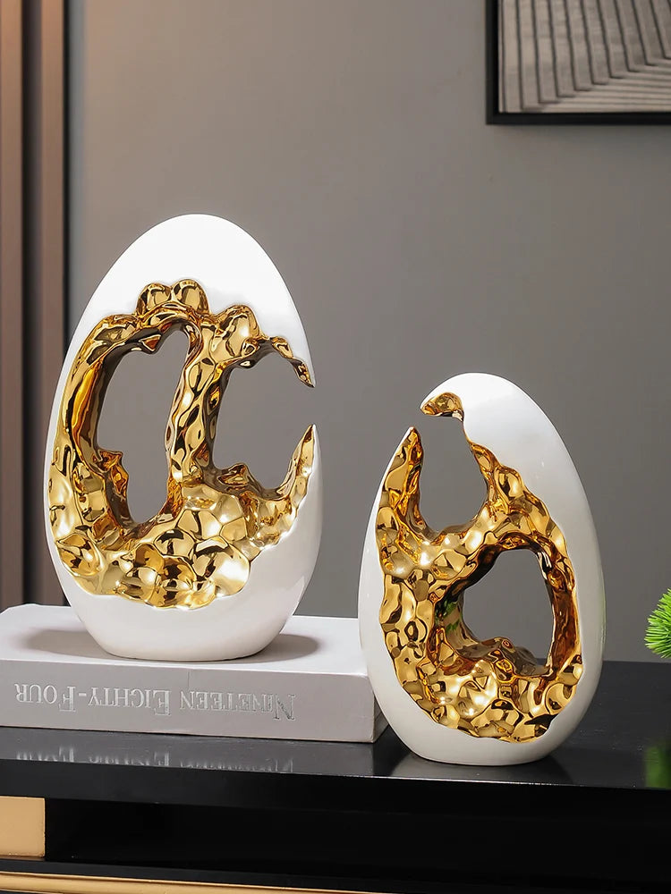 Kervazio™ Modern Gold Decorative Ornament – Luxury Home & Office Deco